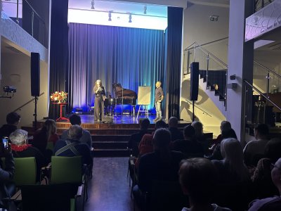 Katarzyna Pakosińska "Trzy dekady śmiechu"